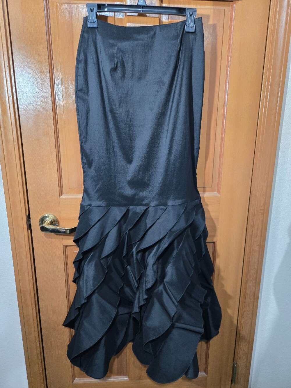 Y2K-Era Elegant Black Ruffle Mermaid Hem by Veronique Young for W